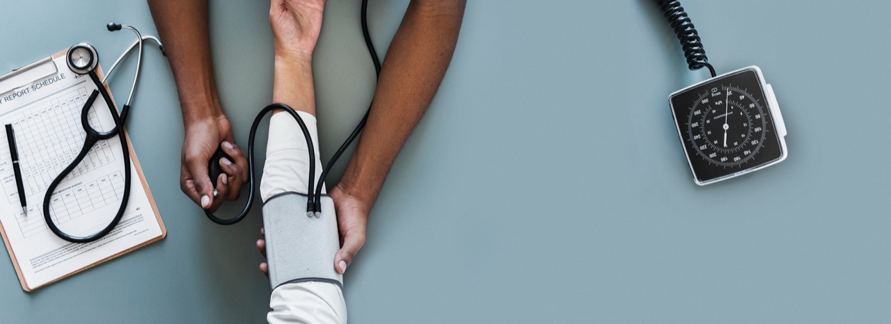 Doctor reviewing imaging with a patient